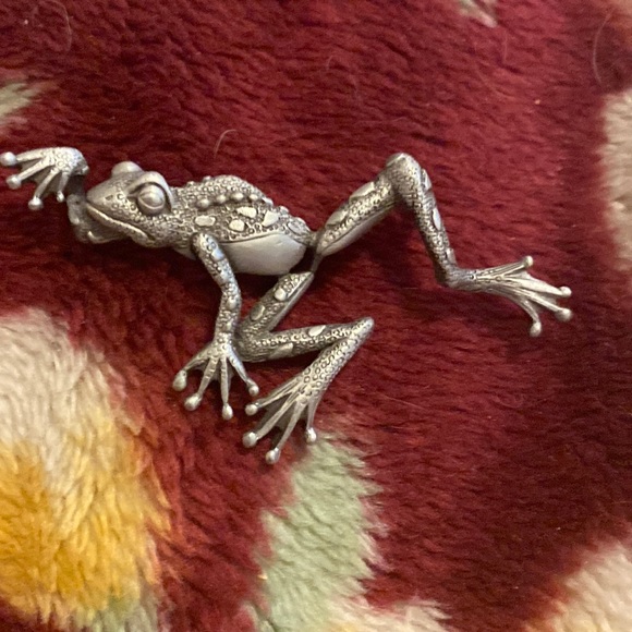 Vintage Jewelry - Vintage JJ frog pendant (CT)